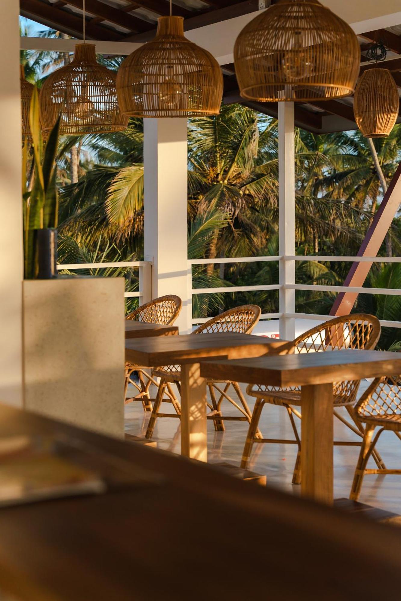 Lucky'S Surf Camp Bed and Breakfast Weligama Eksteriør billede