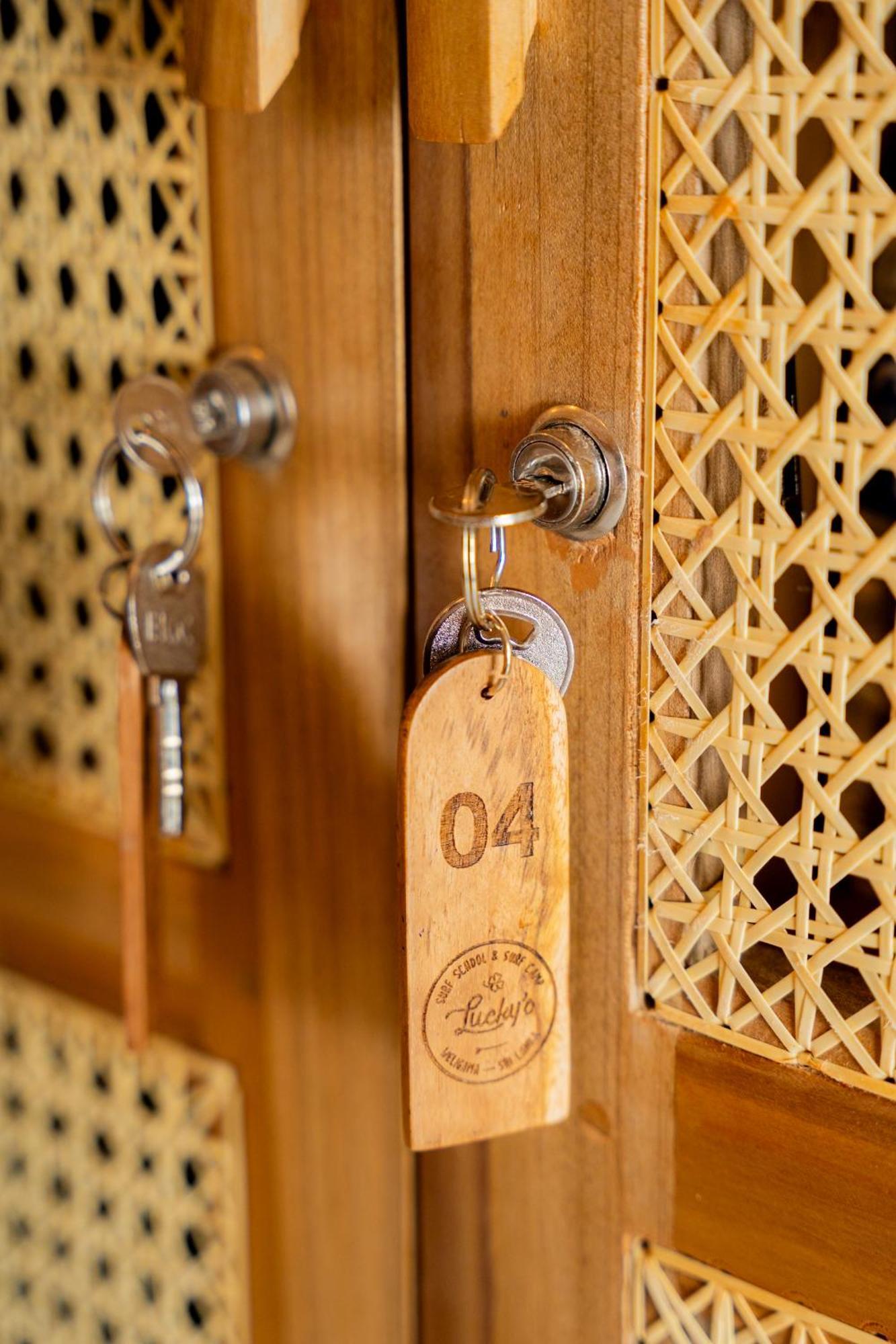 Lucky'S Surf Camp Bed and Breakfast Weligama Eksteriør billede