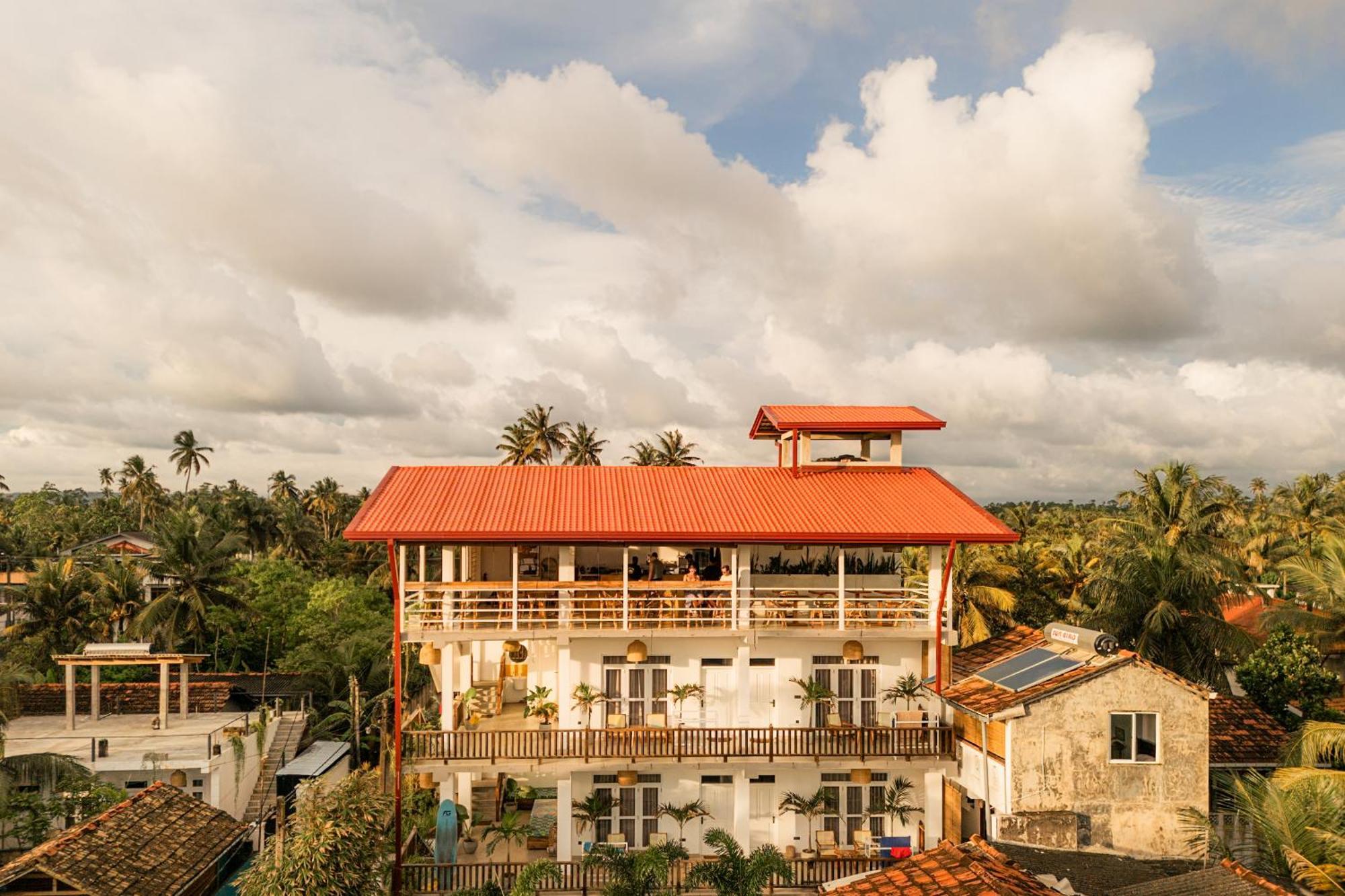Lucky'S Surf Camp Bed and Breakfast Weligama Eksteriør billede