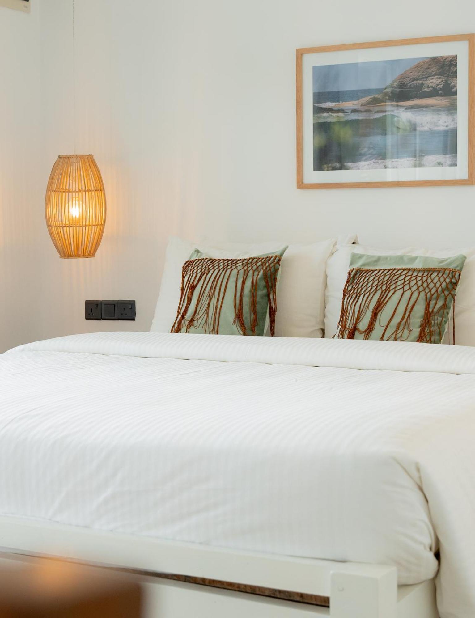 Lucky'S Surf Camp Bed and Breakfast Weligama Eksteriør billede