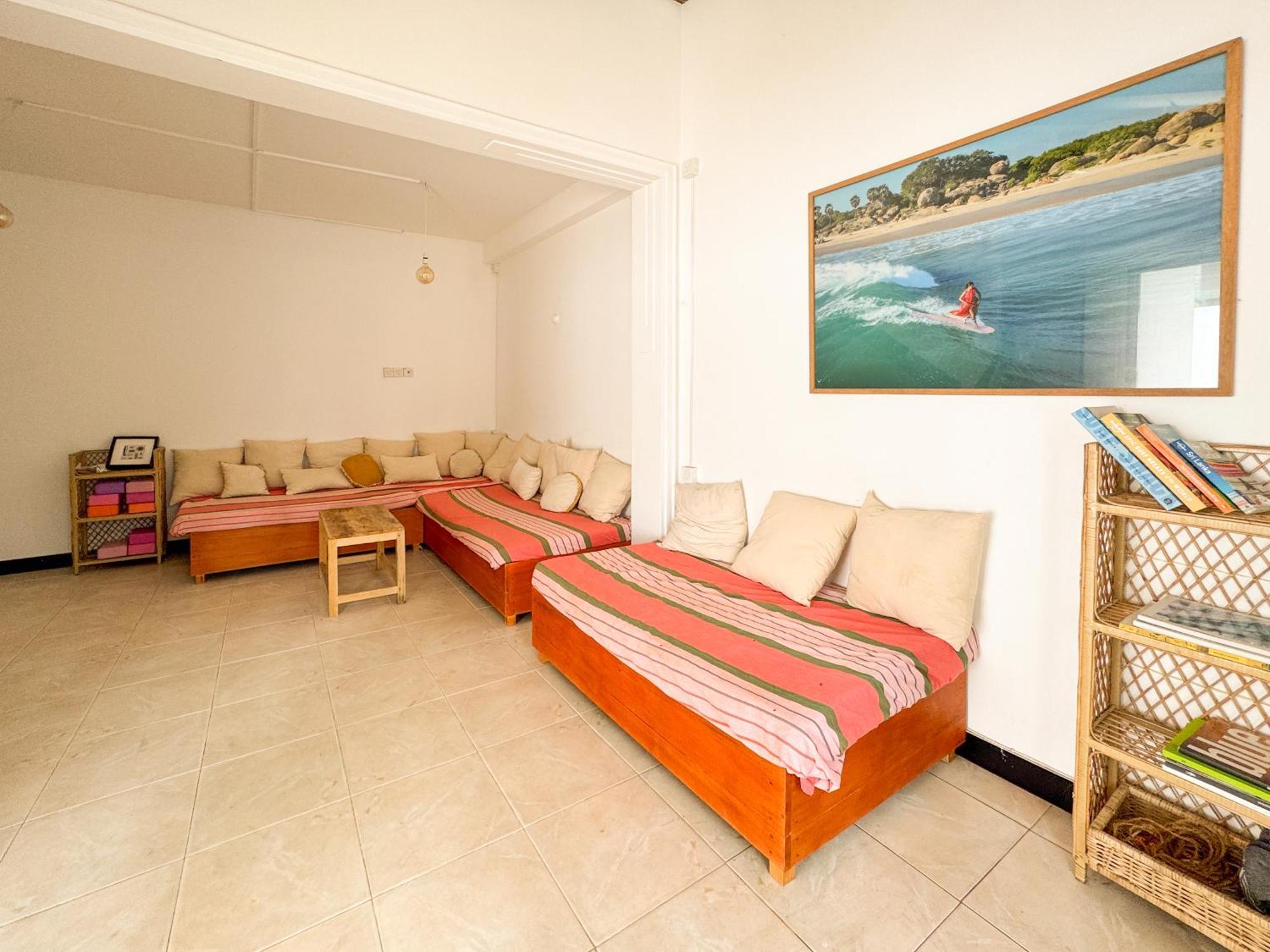 Lucky'S Surf Camp Bed and Breakfast Weligama Eksteriør billede