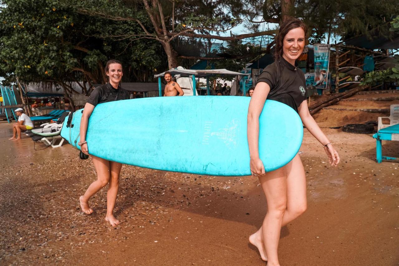 Lucky'S Surf Camp Bed and Breakfast Weligama Eksteriør billede